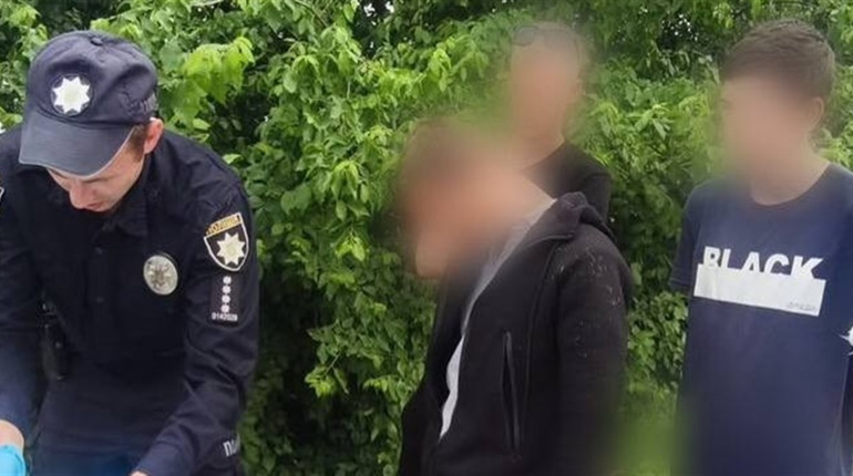 Хотів підзаробити на патронах: у Вознесенському районі затримали хлопця з арсеналом