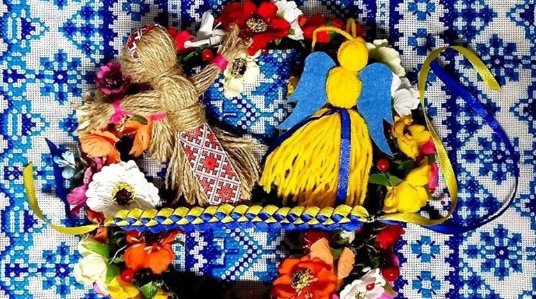Як виготовити оберіг для ЗСУ: красноградці показують, як робити мотанки, браслети, ангелів