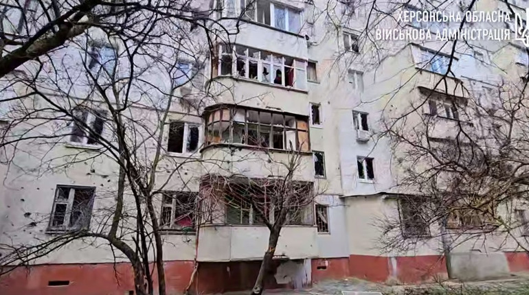 На Херсонщині армія рф атакувала житлові будинки та критичну інфраструктуру: є загиблі та поранені