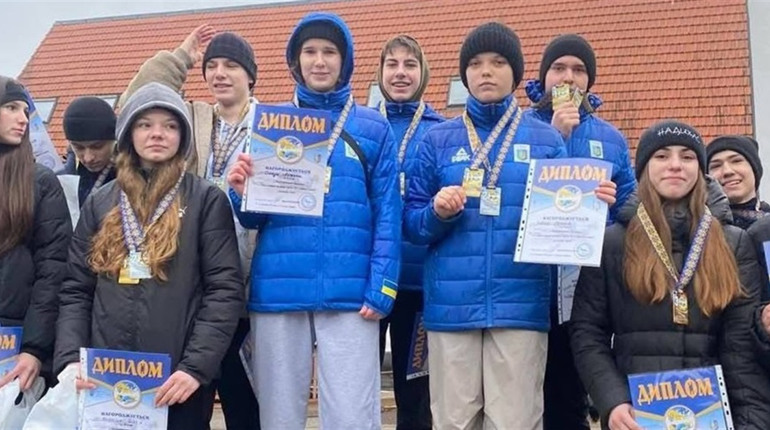 Кременецькі спортсмени здобули нагороди на Всеукраїнських змаганнях з санного спорту