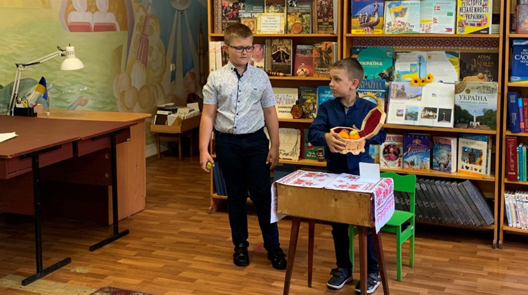 Гуморески, конкурси та солодкий стіл: у Центральній міській бібліотеці відбувся захід для дітей