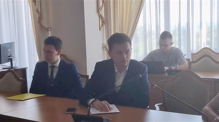 Дмитро Костюк обере 2 людей, які виступлять перед нардепами "за" та "проти" перейменування Новограда
