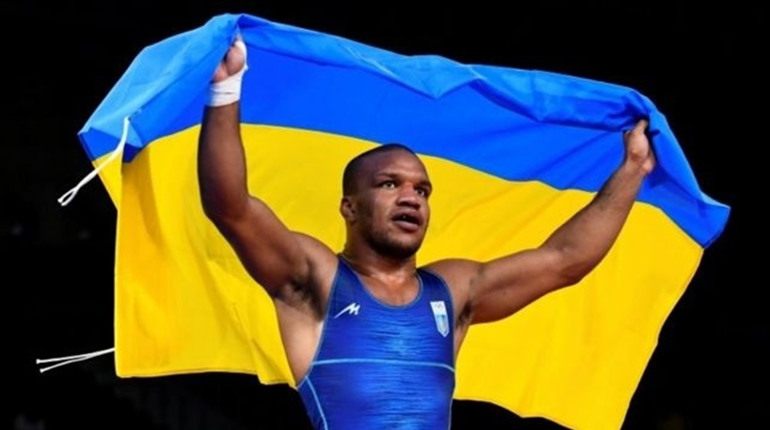 Чотири медалі на годину: яким був золотий день для України на Олімпіаді в Токіо