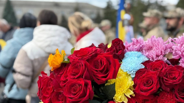 Первомайськ попрощався із захисником України Олександром Романіком
