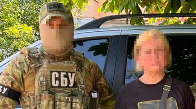 СБУ затримала поплічницю рф, яка вихваляла фейковий «референдум» під час окупації Херсона