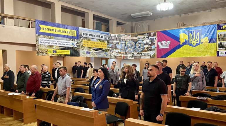 Первомайські депутати ініціюють звернення до Києва: повернути військовим додаткову винагороду