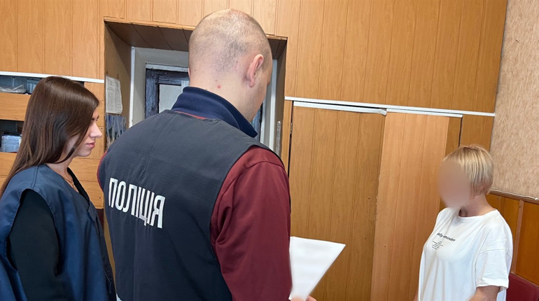 У Первомайську затримали псевдоволонтерку, яка ошукала громадян на півмільйона гривень
