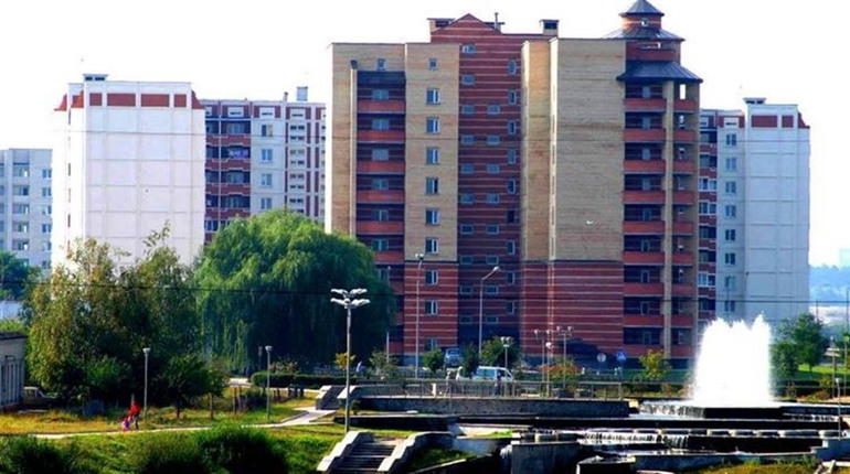 У Нетішині поблизу фонтана реконструюватимуть тепломережу: ознайомтеся зі схемою об’їзду та обходу