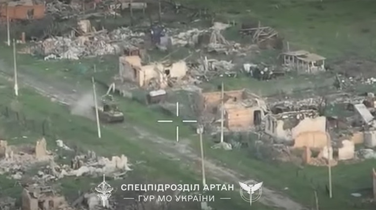 На півдні бійці ГУР зупинили штурм 300 окупантів: наступали на квадроциклах і БМП (відео)