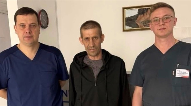 Девʼять годин в операційній: захиснику з Дубровиччини видалили пухлину шлунка