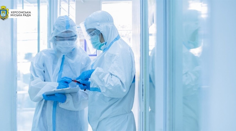 У Херсоні в боротьбі з COVID-19 задіяні більше 2000 медичних працівників
