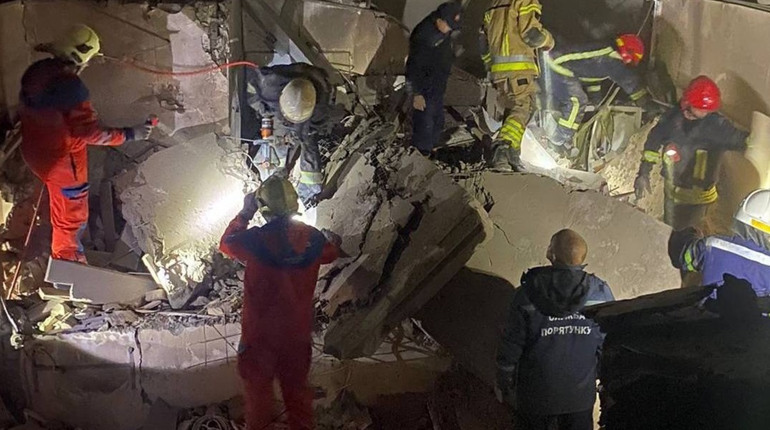 Внаслідок ракетної атаки вночі по Одеському району загинула жінка