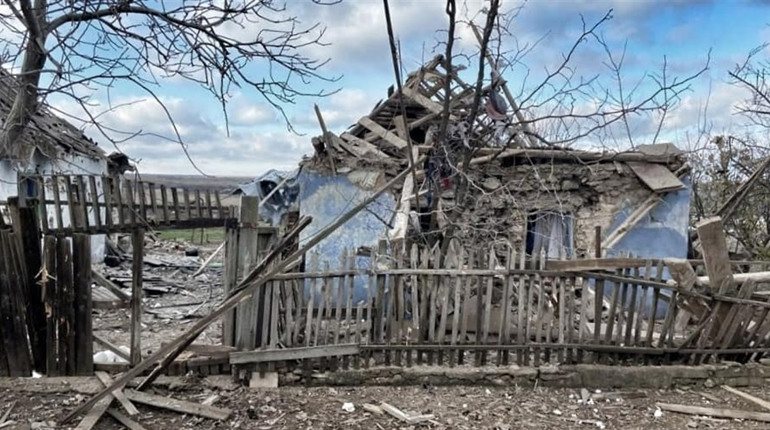 Російські окупанти здійснили 82 обстріли Херсонщини за добу: 1 людина загинула, ще 1 — поранена