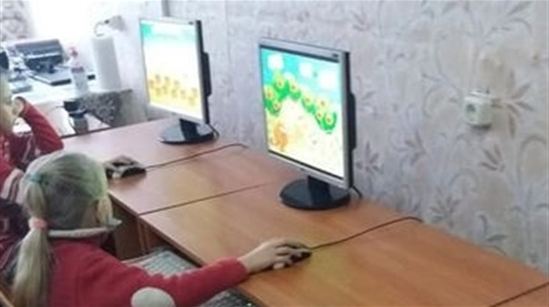 Як ліцеїсти на уроках математики та інформатики змагаються в командах та вчаться через гру
