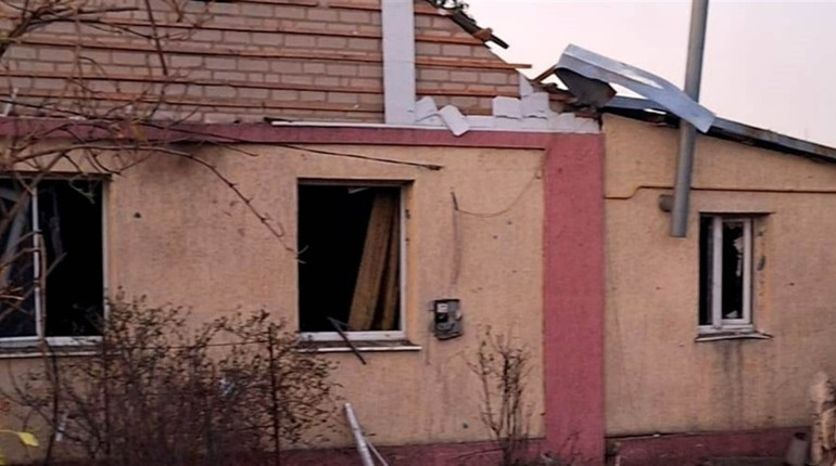 На Херсонщині окупанти атакували житлові будинки, освітні заклади, критичну інфраструктуру