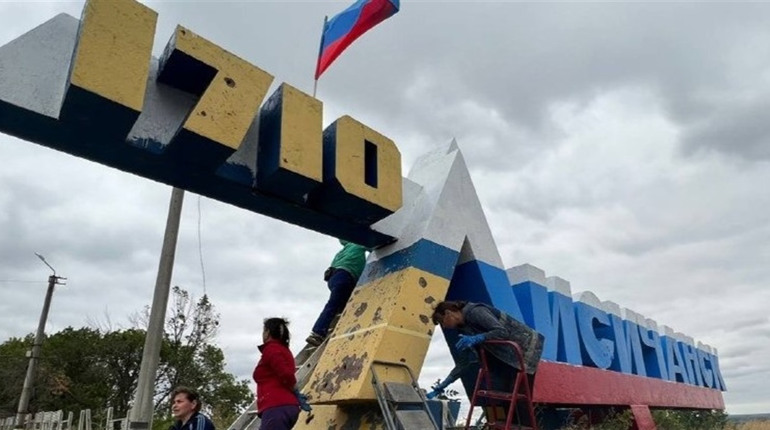 Набридло "щасливе" життя. В окупованому Лисичанську "злили" в соцмережу локацію казарми росіян