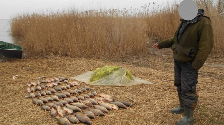 Рибалки браконьєрять: ловлять рибу у заповідній зоні Нижньодністровського парку. Затримали ще двох