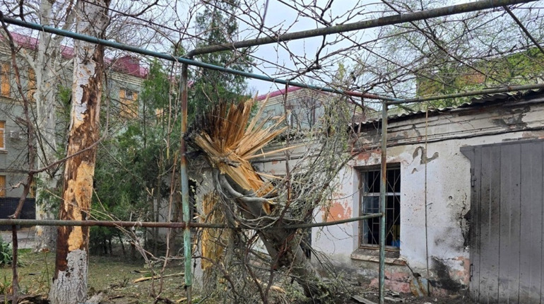 Окупанти атакували Херсон дронами - поранено двох чоловіків