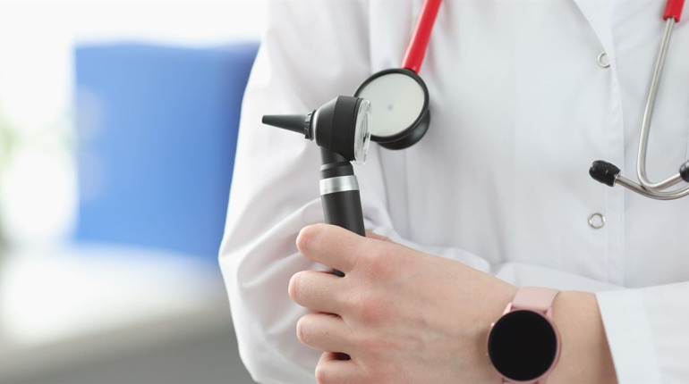 ЛОР: коли звертатися до отоларинголога та які послуги можна отримати