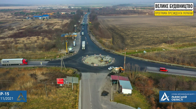 Завершується будівництво кільця у Жовкві, на перетині автодоріг із Червонограда та Рави-Руської