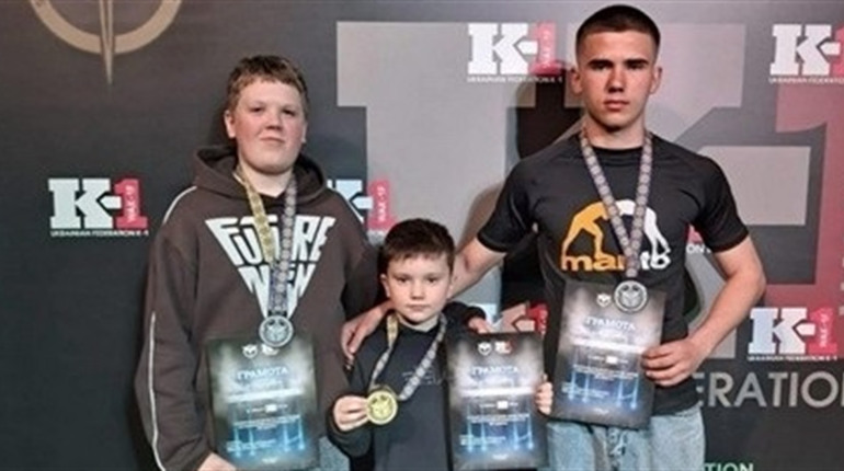 Юні спортсмени з Дворічанської громади відзначилися на чемпіонаті Харкова з кікбоксингу К-1