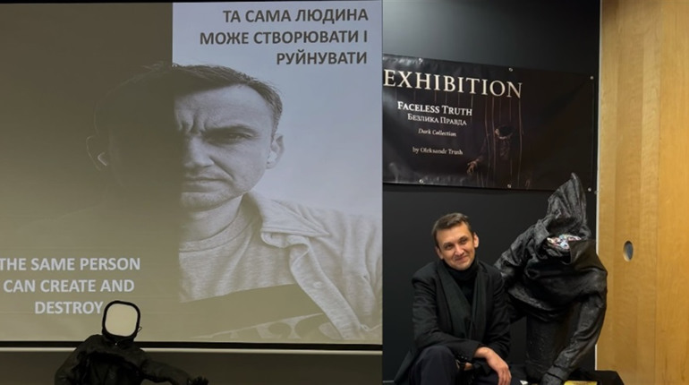 Ніжинець представив виставку своїх креативних робіт у Сан-Франциско