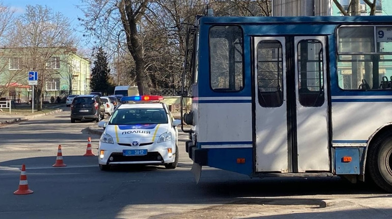В Херсоні мешканці гуртожитку у вихідний день пікетують міську раду