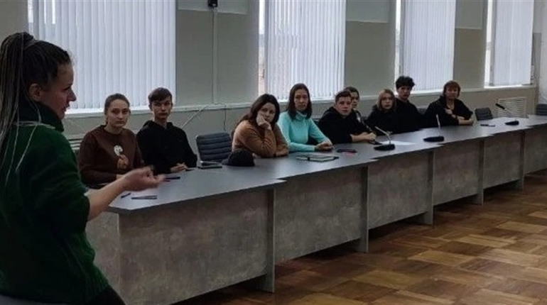 Молодь Менщини навчали, як залучати грантові кошти
