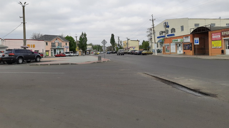 Чому у Біляївці на новому асфальті з'явилися вирізки: пояснюють в обласній службі технагляду 