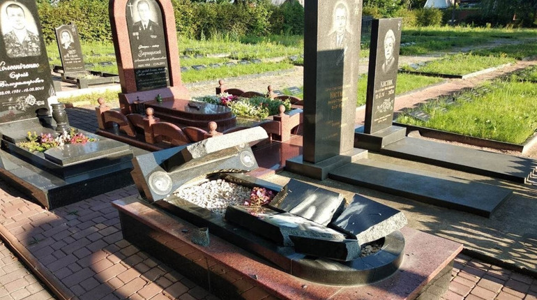 Розбиті пам’ятники АТОвцям відновлять у вересні