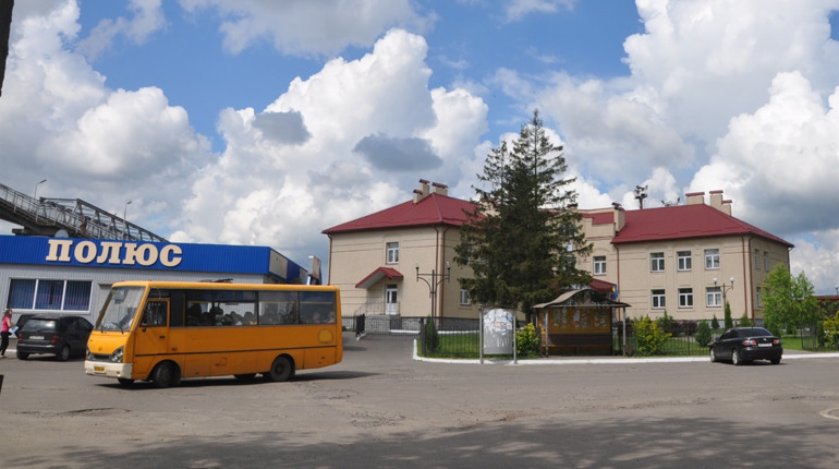 Обмежена кількість рейсів: як їздитимуть маршрутки в Сарнах