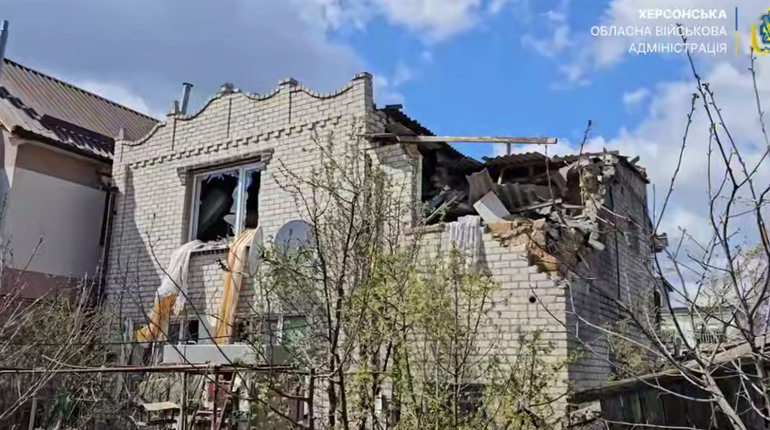На Херсонщині армія рф завдала ударів по житловим будинкам, критичній та соціальній інфраструктурі