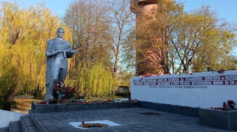 У Червоноградській громаді знесуть пам'ятники комуністичного режиму – таке рішення прийняли депутати