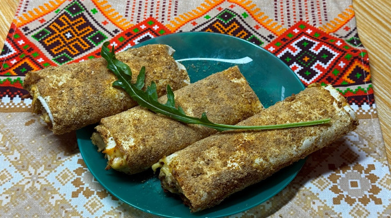 Лаваш з жульєном із грибів і курки: відеорецепт