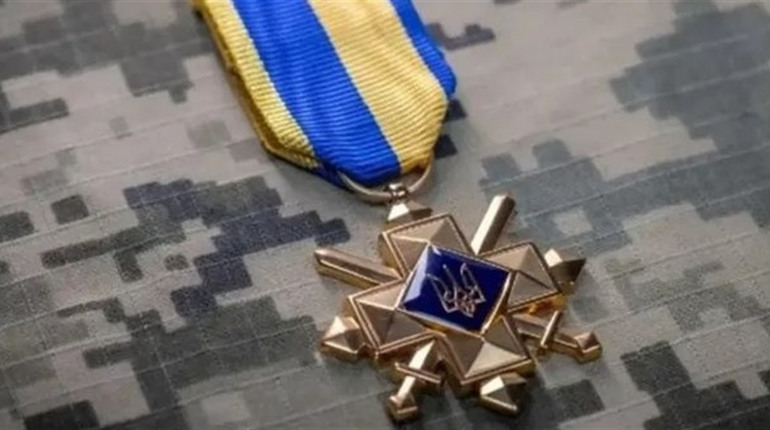 Уряд затвердив щомісячну виплату для нагороджених "Хрестом бойових заслуг"