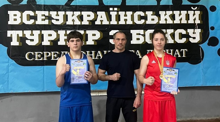 Старокостянтинівці у лідерах серед 144 боксерів