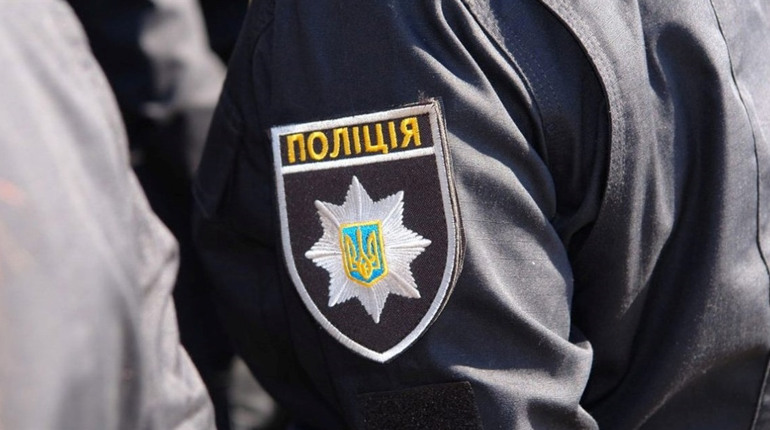 У Переяславі чоловік, що перевозив наркотики, спробував дати поліцейським хабара: хроніка 8 вересня