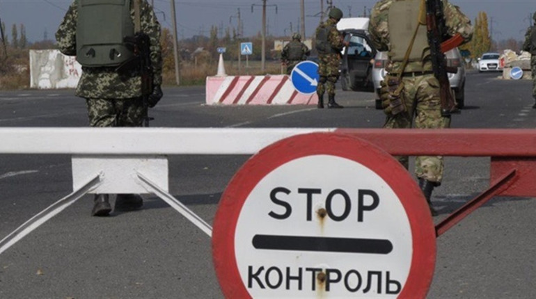 На свій страх і ризик: сім'я з Генічеська виїхала з окупації за один день