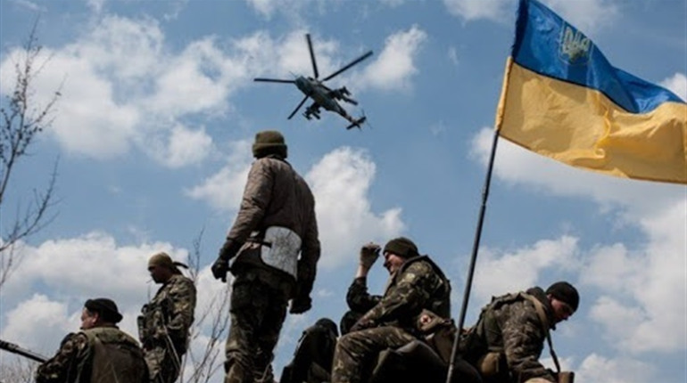 Росія продовжує стягувати війська до кордонів України: що треба знати, до чого готуватись українцям