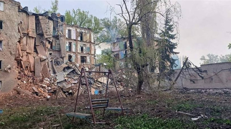 Двоє людей отримали поранення: росіяни продовжують гатити по Авдіївці