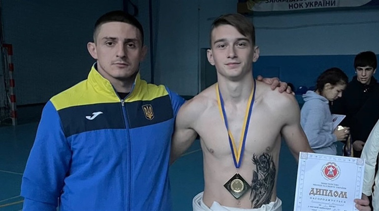 Южноукраїнські сумоїсти з Чемпіонату України привезли золото, срібло та бронзу