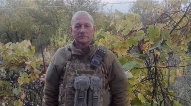 Любив свою сім'ю та Україну: Пам'яті командира стрілецького відділення, Героя Сергія Тхора