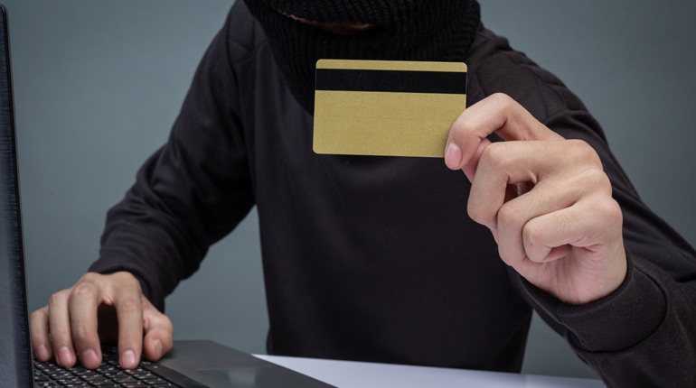 Запрошують стати онлайн-співробітником з відділу кадрів популярних соцмереж: не ведіться