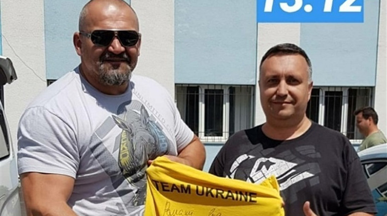 Автограф з історією: калинівчанин Олег Мичківський отримав його через 13 років