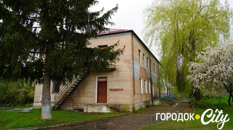 У Городок завітала делегація ООН. Міжнародні партнери допоможуть відремонтувати дитсадок «Ялинка»