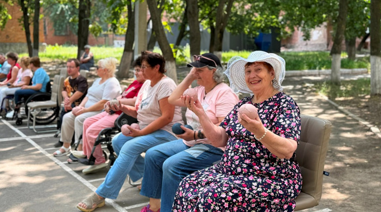Щирі емоції та живе спілкування: у Первомайську відбулася спартакіада серед людей з інвалідністю