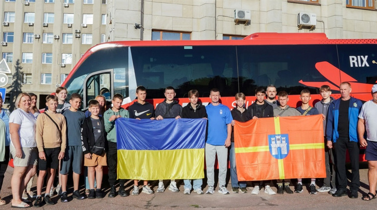 Волейболісти Середівського ліцею здобули срібло на всеукраїнському етапі та поїхали на відпочинок