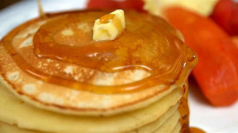 Як зробити сніданок добрим? 5 рецептів пишних оладок