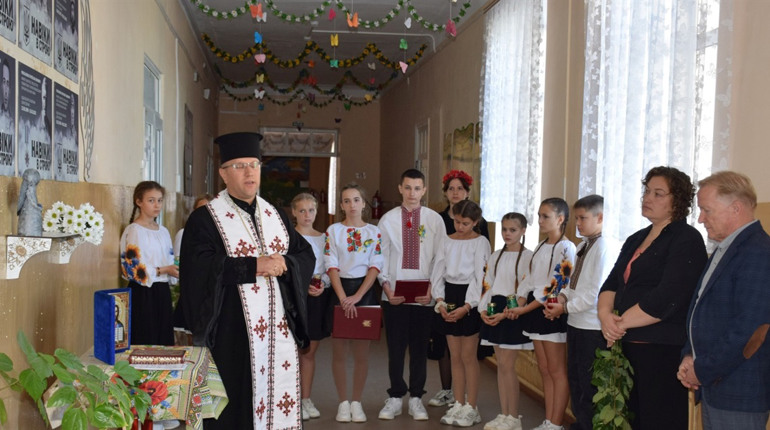 Навіки в пам'яті: у Біляївському ліцеї №3 відкрили меморіальні дошки шістьом випускникам-Героям