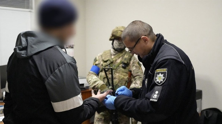 На Одещині рекетири видавали себе за СБУ: залякували чоловіків мобілізацією, вимагали гроші